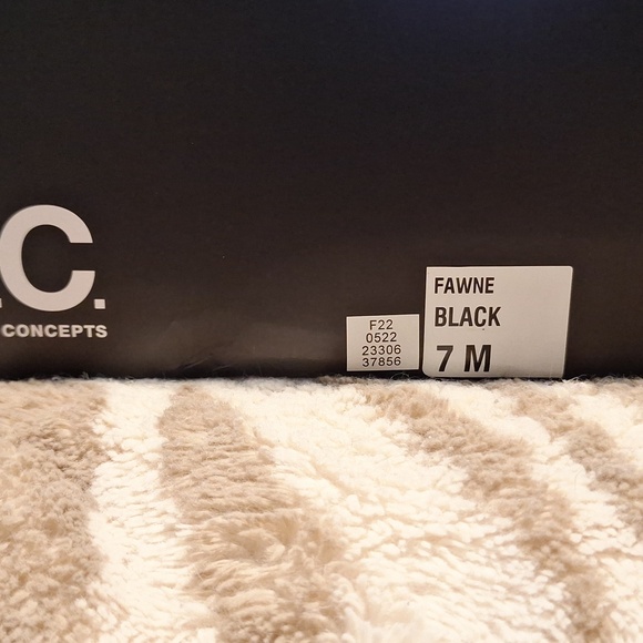 Boots - Picture 4 of 5